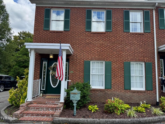 1st photo of 700 The Terrace Street