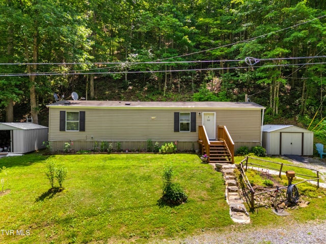 1st photo of 904 Briar Fork Road