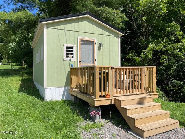 1st photo of 1598 Shingletown Road