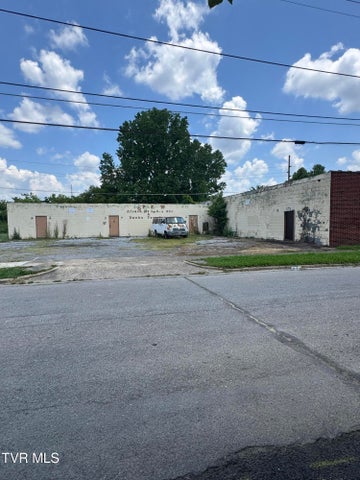 1st photo of 1018 Martin Luther King Jr. Drive