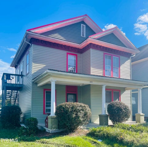 1st photo of 402 Unaka Avenue