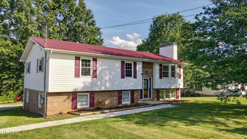 1st photo of 130 Kiser Circle
