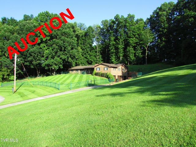 1st photo of 186 Windsong Drive