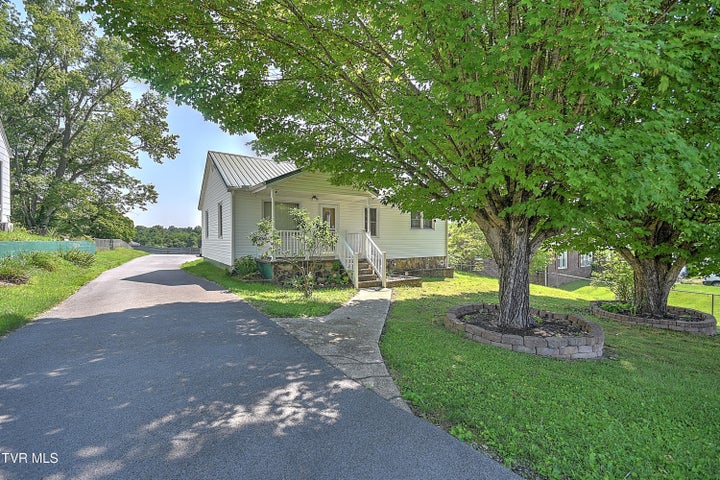 1st photo of 307 Tween Hills Road