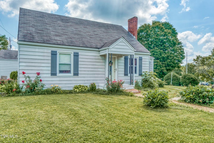1st photo of 761 Chatham Hill Road