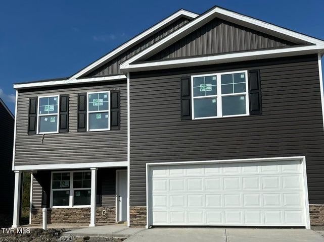 1st photo of 121 Crawford Circle
