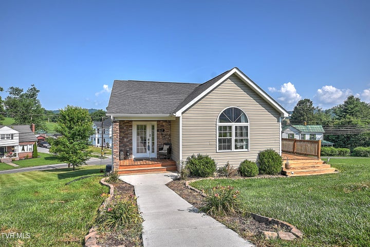 1st photo of 517 Glade Street