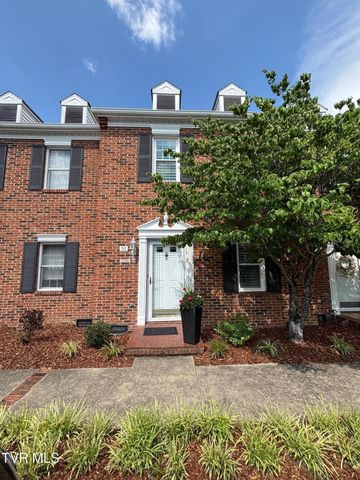 1st photo of 400 Sunset Drive