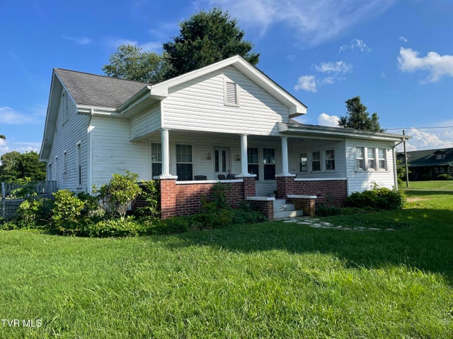 1st photo of 2572 May Road
