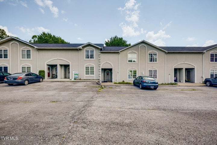1st photo of 811 Fain Avenue