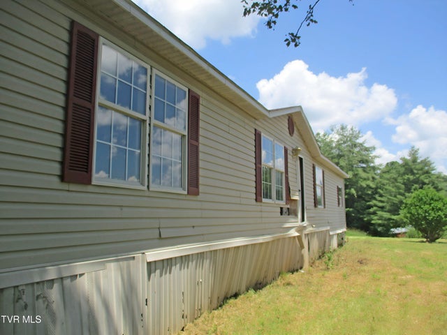 1st photo of 6927 Moccasin Valley Road