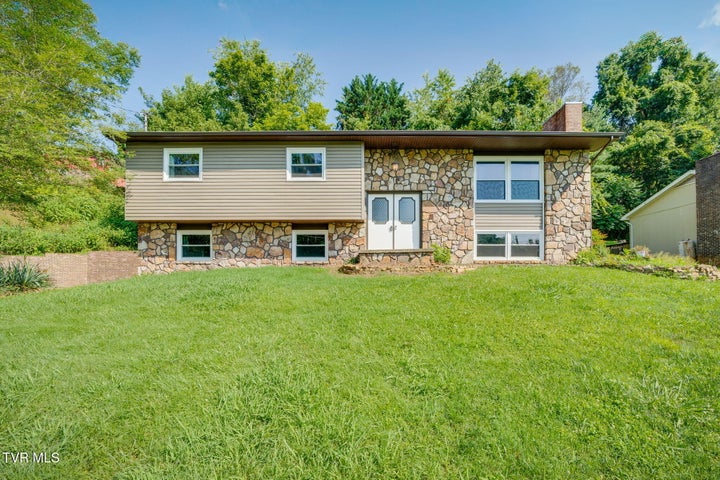 1st photo of 132 Lancaster Drive