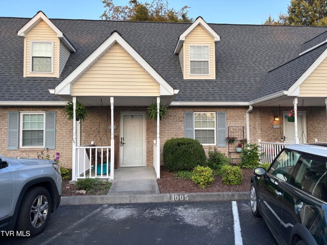 1st photo of 1005 Milton Court