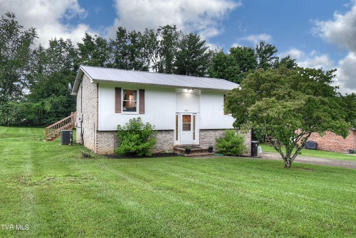 1st photo of 220 Tallman Drive