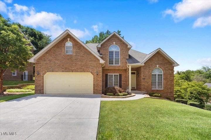1st photo of 202 Woodbriar Drive