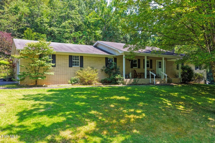 1st photo of 318 Arrowhead Drive