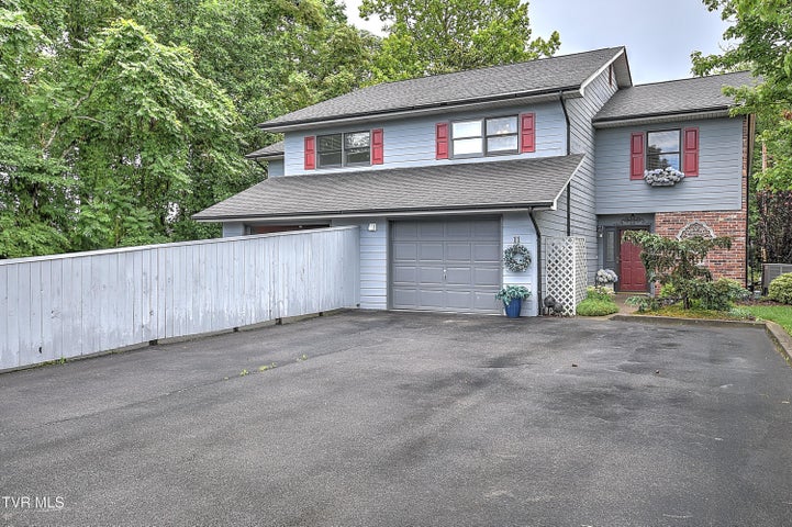 1st photo of 11 Windridge Court