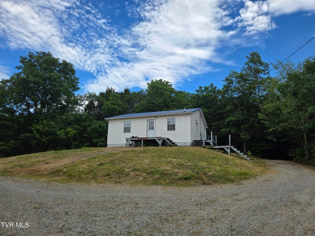 1st photo of 5875 Blue Springs Parkway