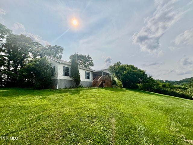 1st photo of 299 Lakehannah Drive