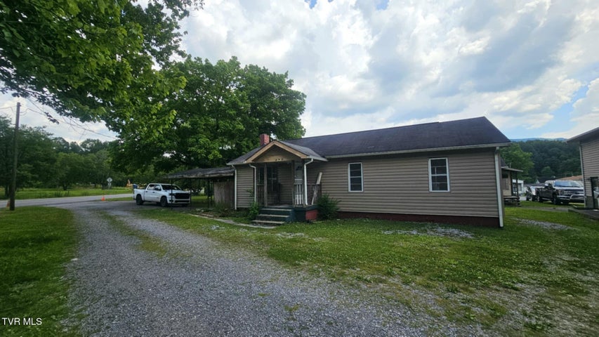 1st photo of 10 Powell Valley Road