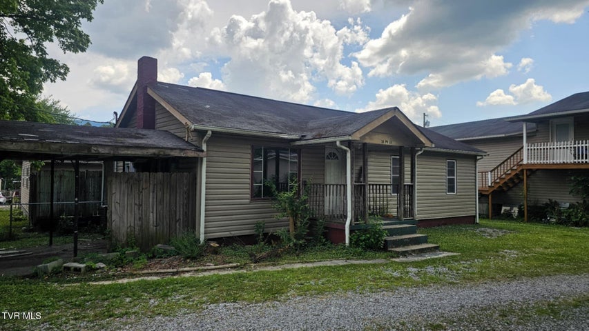 1st photo of 10 Powell Valley Road