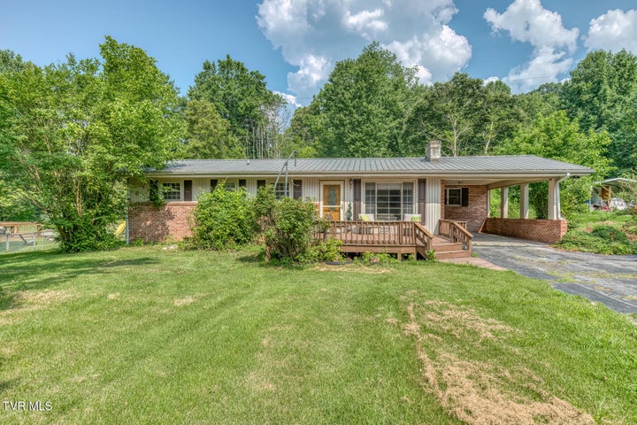 1st photo of 224 Meadow Drive