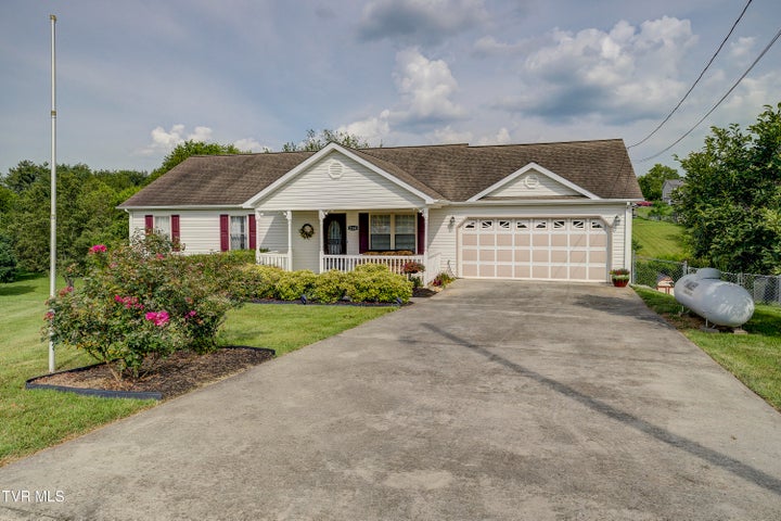 1st photo of 2146 Buttercup Lane