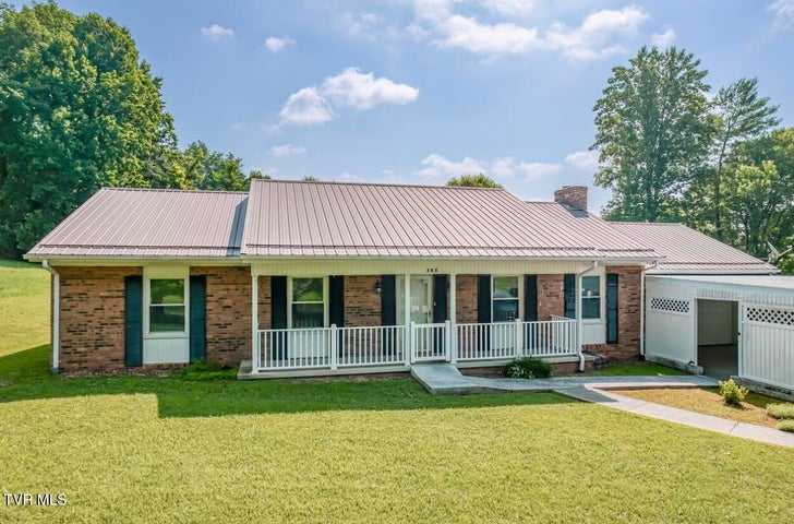 1st photo of 305 Hedge Drive
