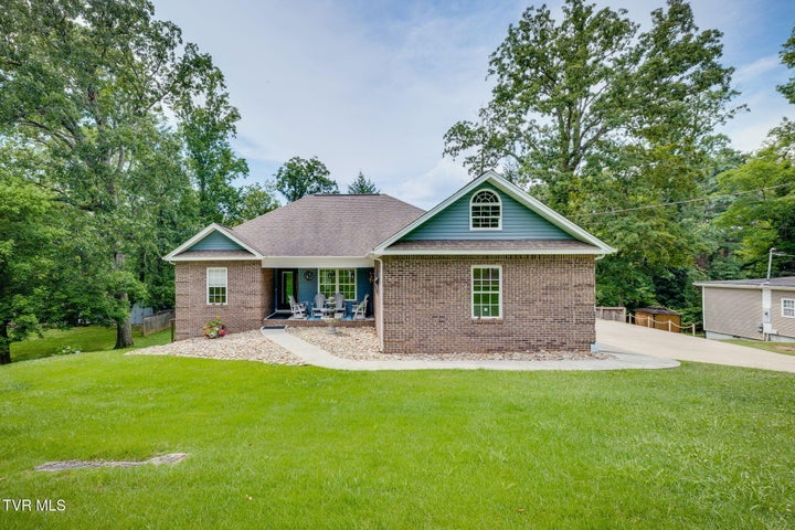 1st photo of 564 Dogwood Drive