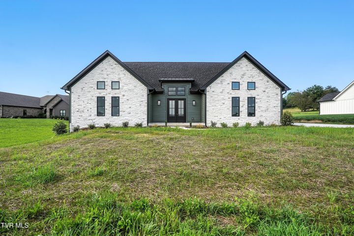 1st photo of 2111 Cattlemans Trail