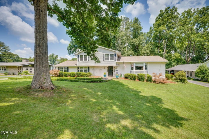 1st photo of 1605 Woodmont Drive
