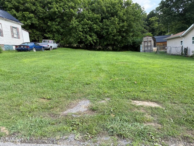 1st photo of 955 Barker Street