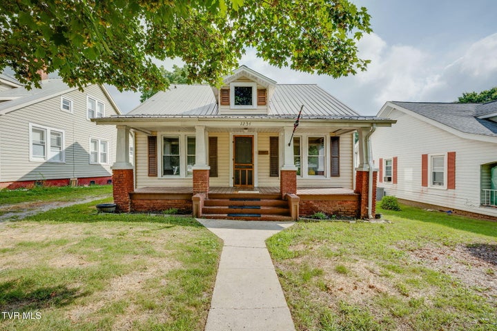 1st photo of 1234 Center Street