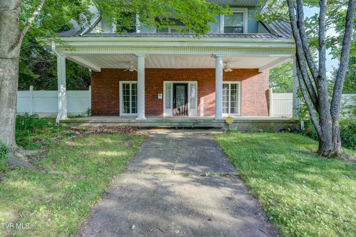 1st photo of 313 Lamont Street