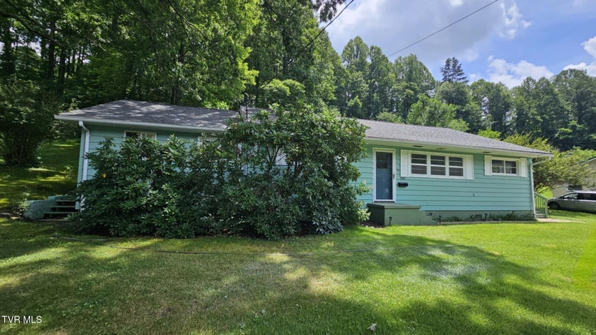 1st photo of 1322 1st Avenue
