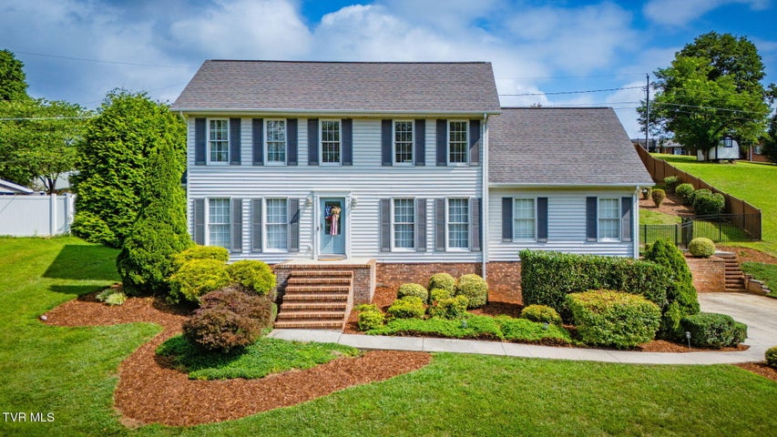 1st photo of 2424 Rivermont Drive