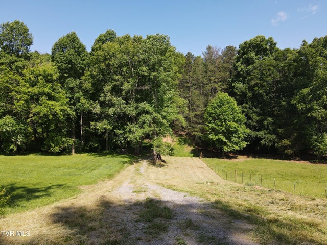 1st photo of Tbd Whispering Pines Rd