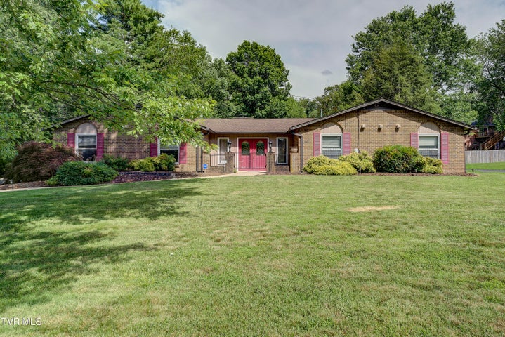 1st photo of 1019 Somerset Drive