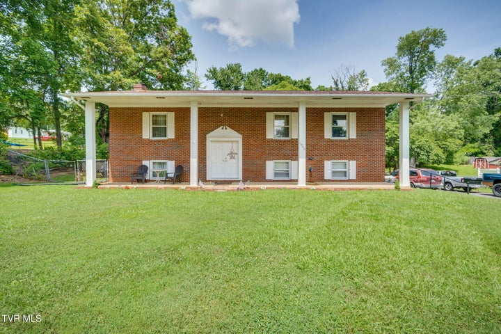 1st photo of 1806 Dellwood Circle