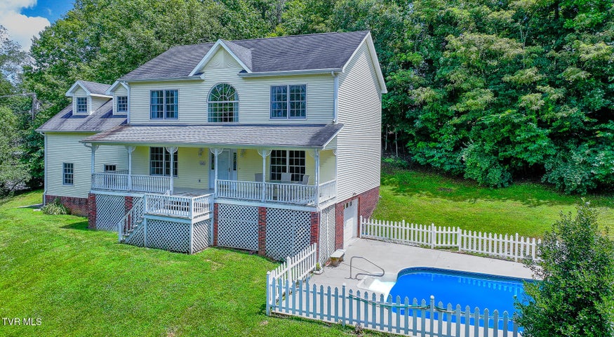 1st photo of 566 Beechwood Road