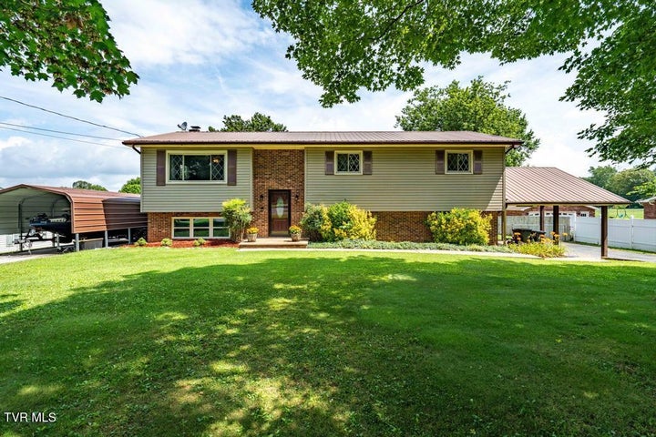 1st photo of 2122 Hillcrest Drive
