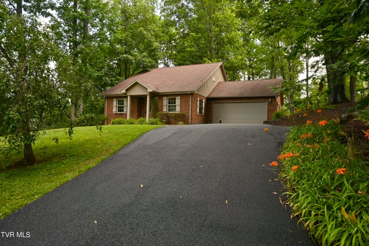 1st photo of 48 Wood Land Circle