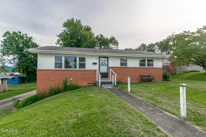1st photo of 615 Wendover Drive
