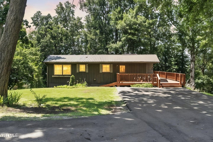 1st photo of 170 Diana Avenue