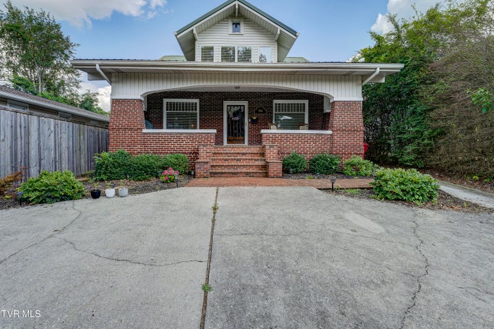 1st photo of 704 Watauga Avenue