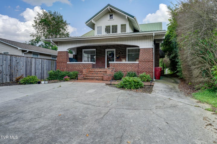 1st photo of 704 Watauga Avenue
