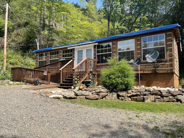1st photo of 1700 Copperhead Hollow Road
