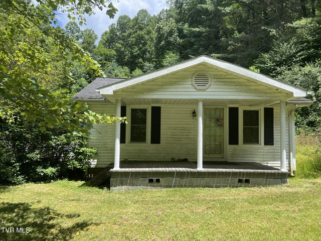 1st photo of 13423 Grayson Road