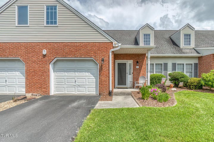 1st photo of 1725 Lakeview Drive