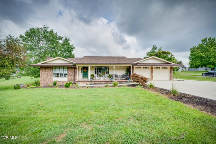 1st photo of 721 Sherbrooke Circle